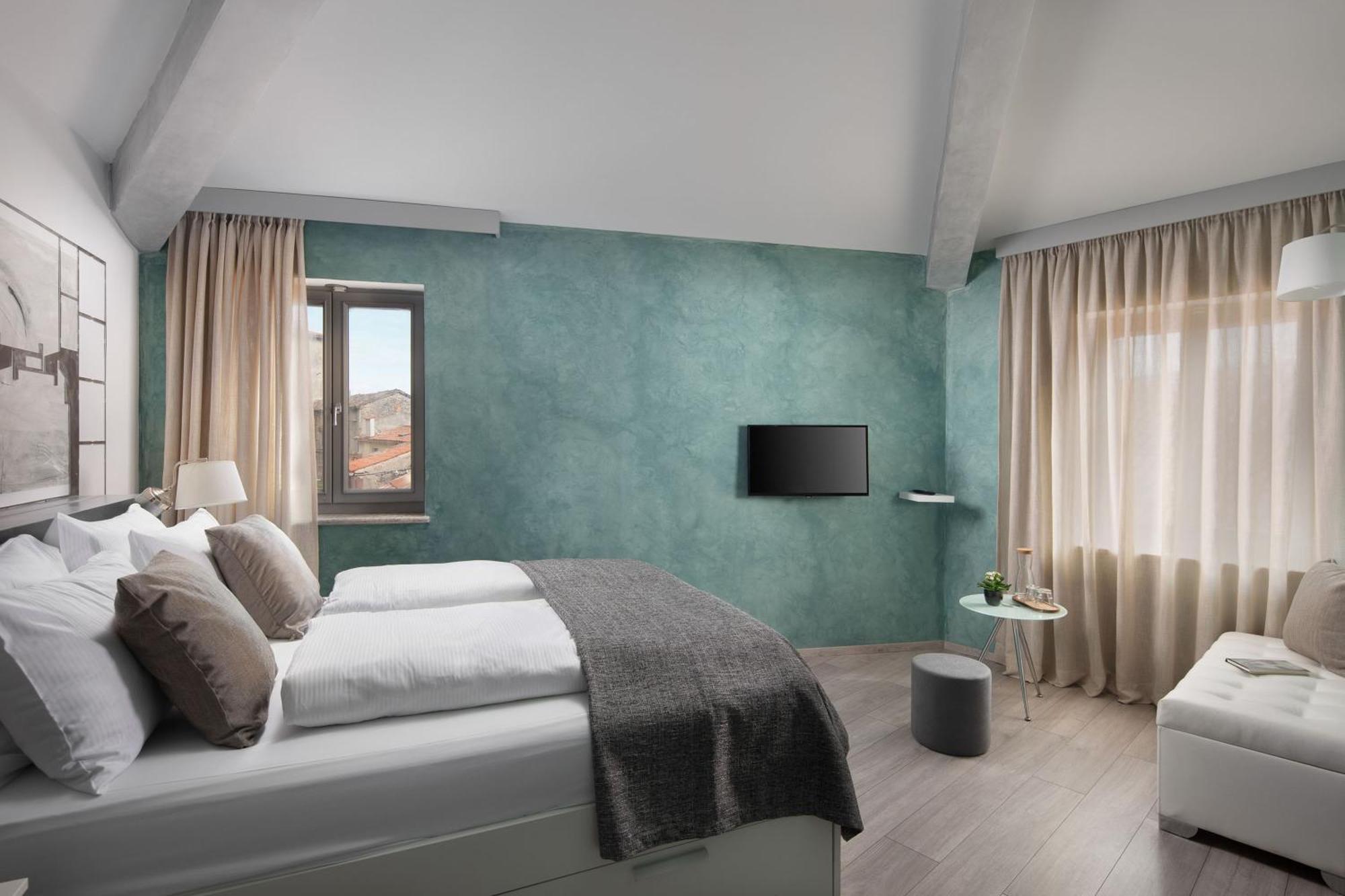 Mirakul Residence In A Cute Historic Town لابين المظهر الخارجي الصورة