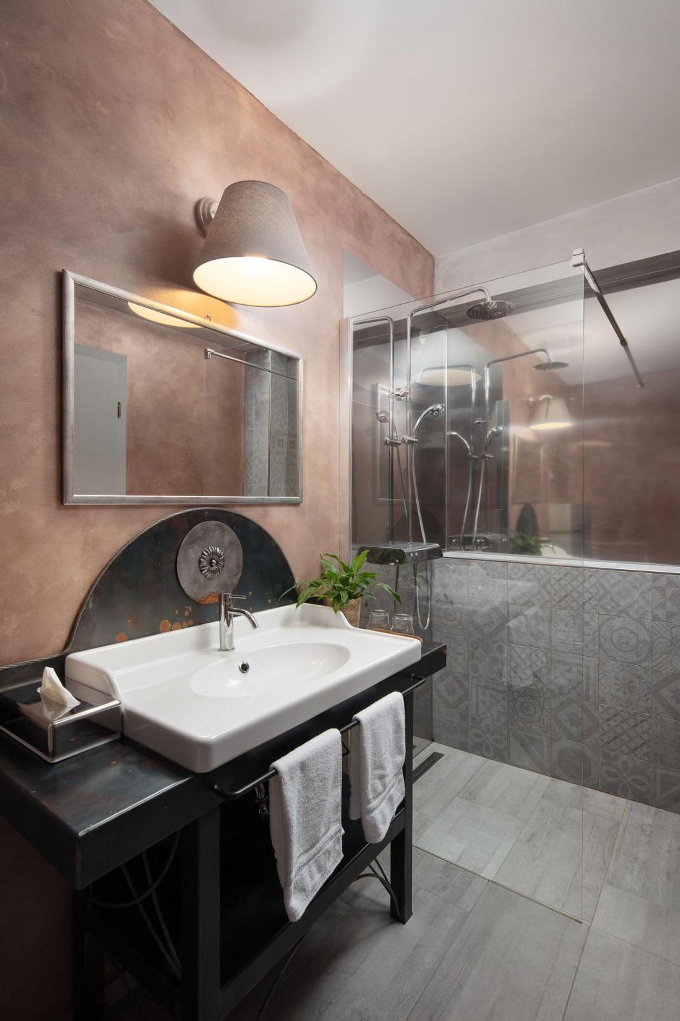 Mirakul Residence In A Cute Historic Town لابين المظهر الخارجي الصورة