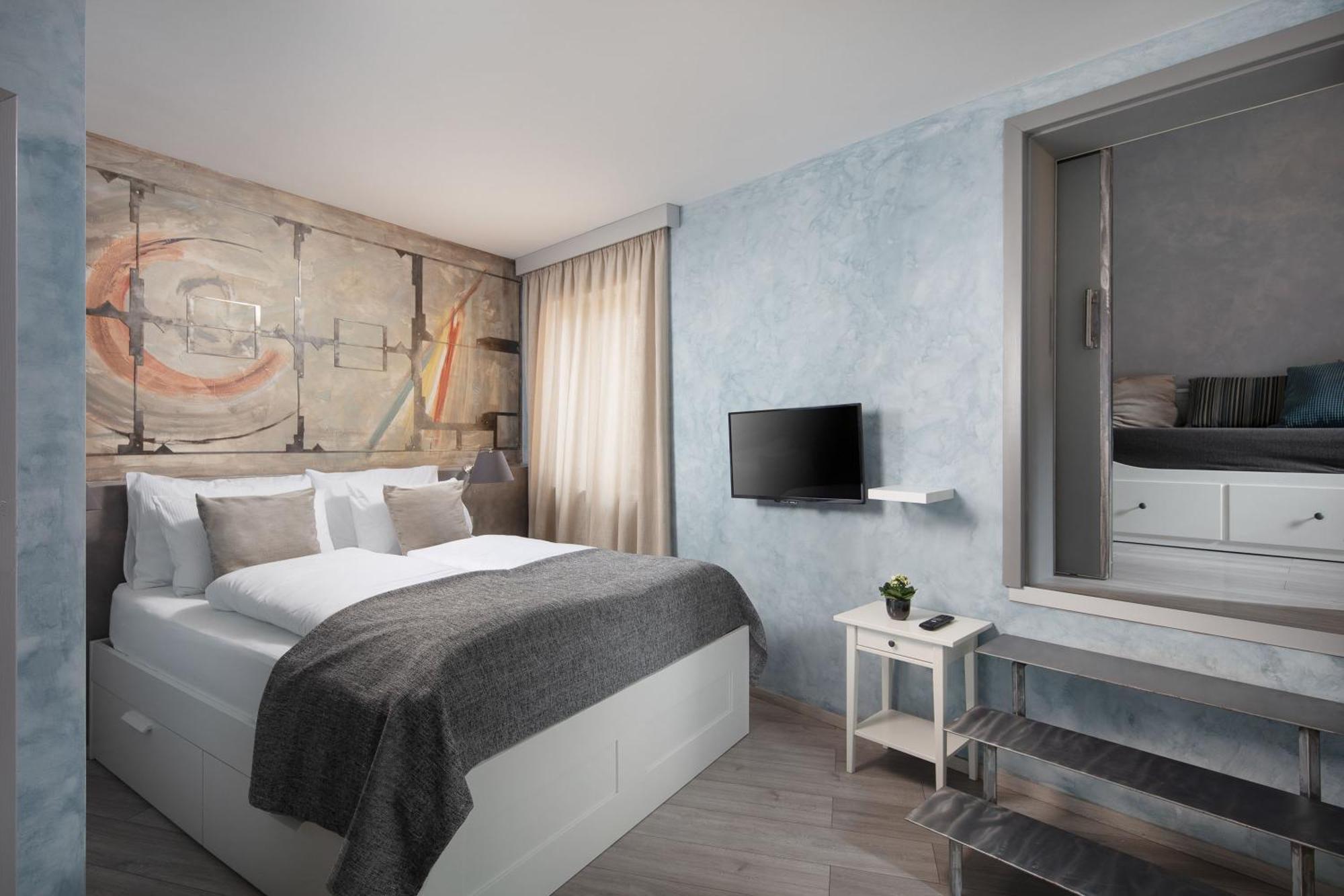 Mirakul Residence In A Cute Historic Town لابين المظهر الخارجي الصورة